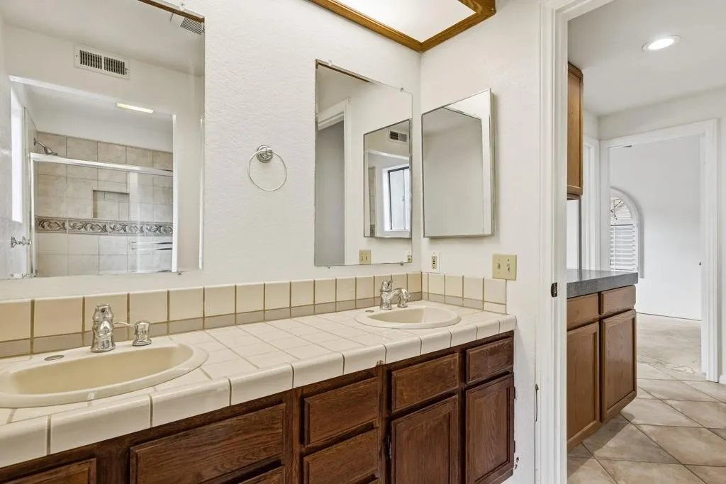 816 Birch Avenue, Escondido, California 92027 home-pic-27