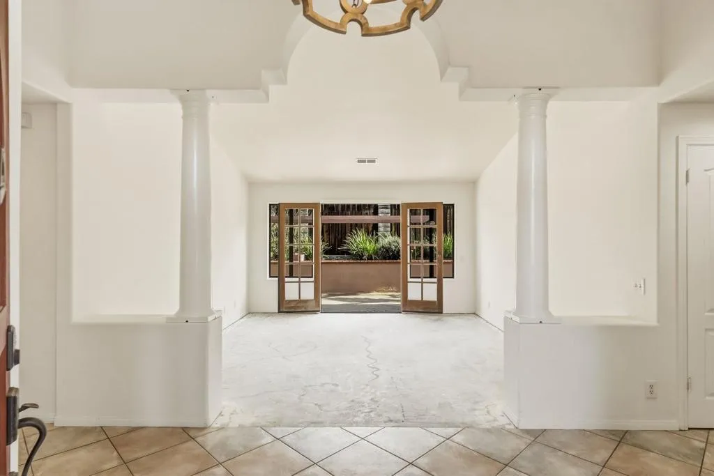 816 Birch Avenue, Escondido, California 92027 home-pic-5