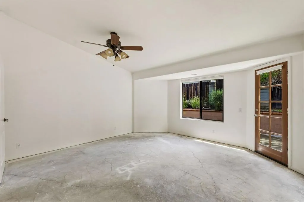 816 Birch Avenue, Escondido, California 92027 home-pic-17