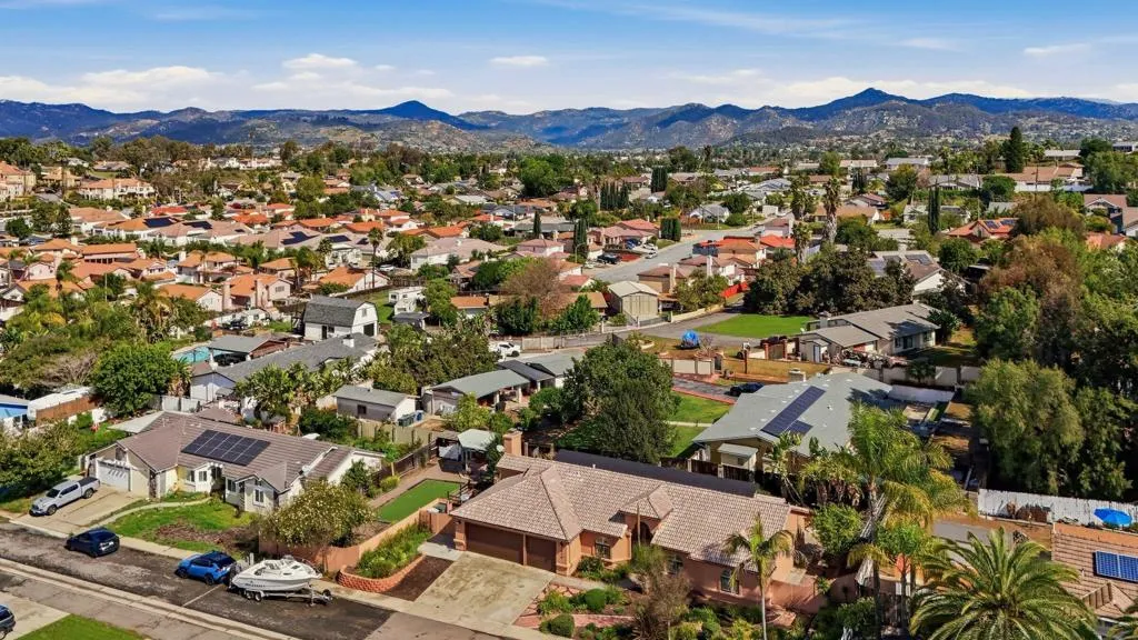 816 Birch Avenue, Escondido, California 92027 home-pic-37