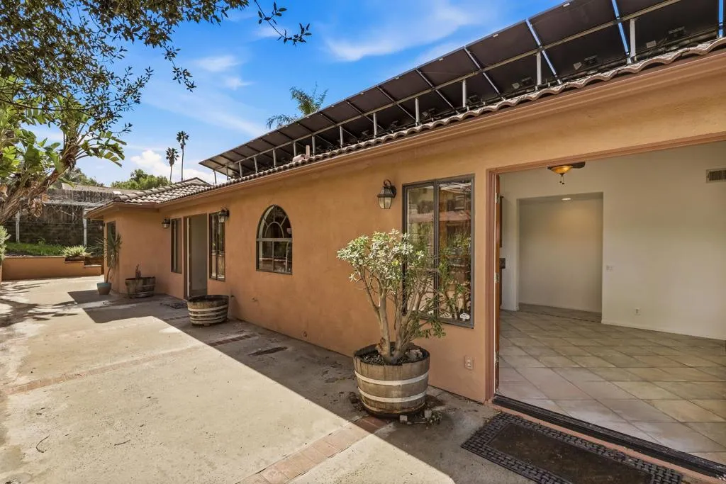 816 Birch Avenue, Escondido, California 92027 home-pic-31