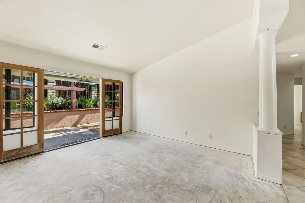 816 Birch Avenue, Escondido, California 92027 home-pic-6