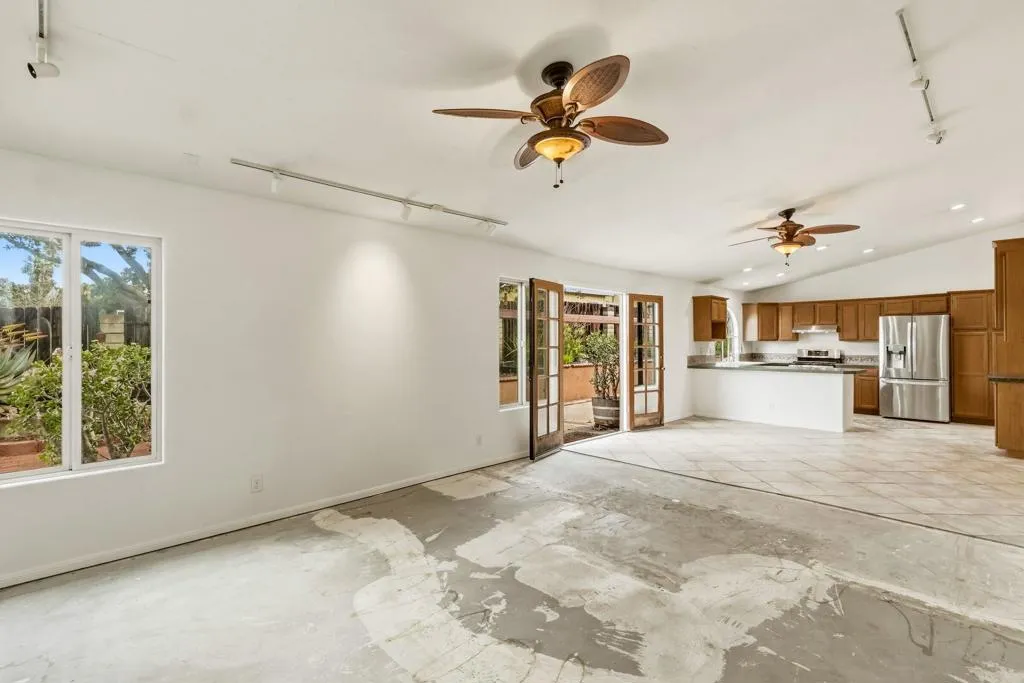 816 Birch Avenue, Escondido, California 92027 home-pic-10
