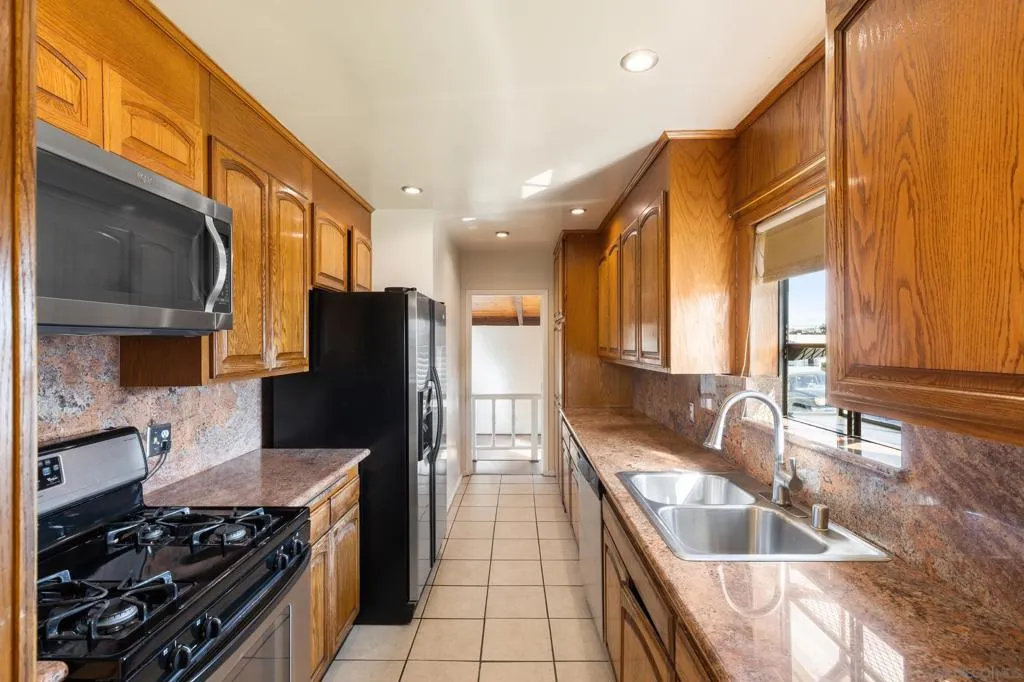 4968 Reynolds St, San Diego, California 92113 home-pic-4