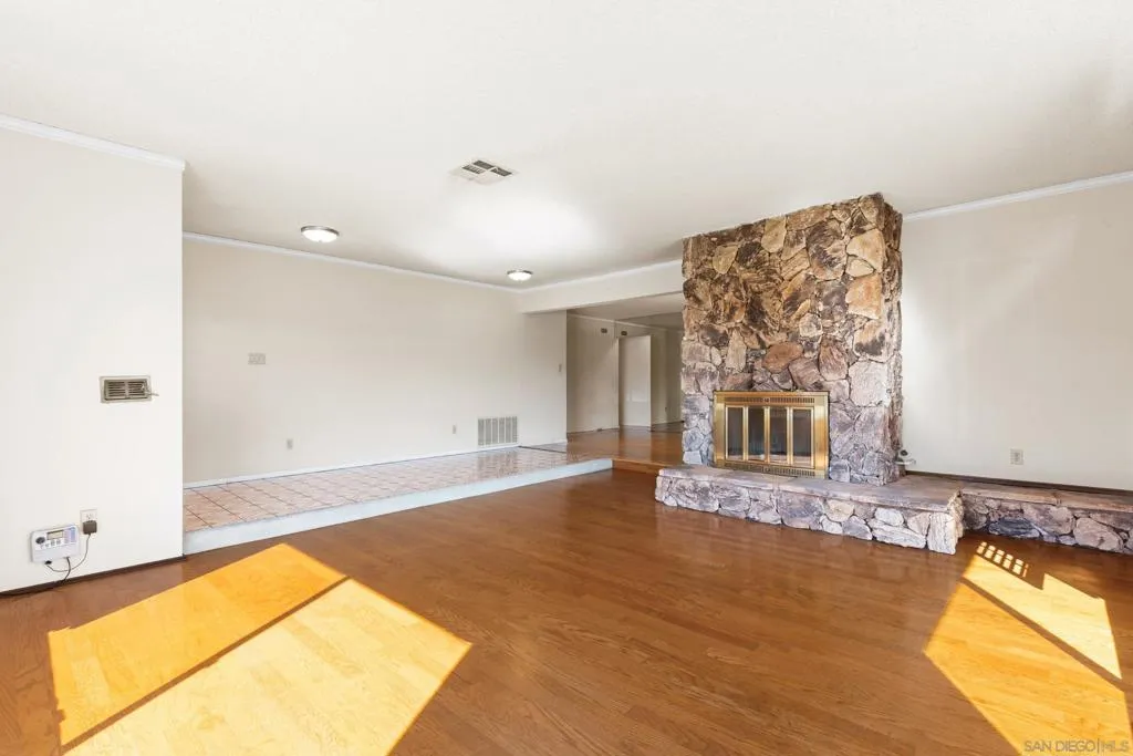 4968 Reynolds St, San Diego, California 92113 home-pic-7