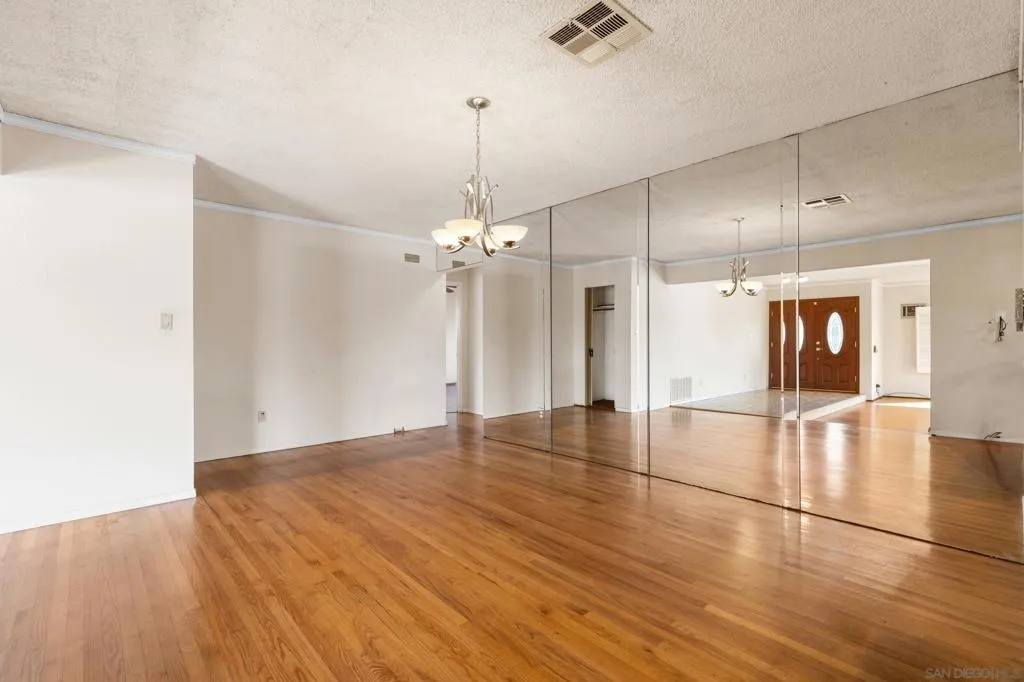 4968 Reynolds St, San Diego, California 92113 home-pic-3