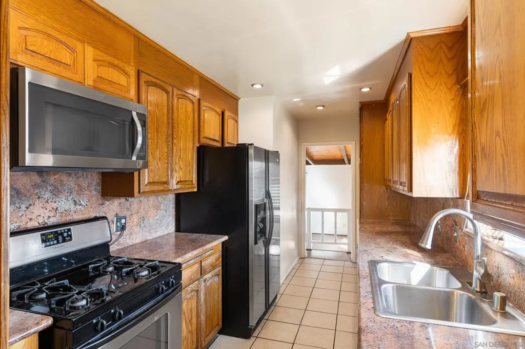 4968 Reynolds St, San Diego, California 92113 home-pic-12