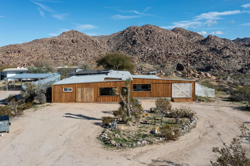7201 Alturas Drive, Joshua Tree, California 92252 home-pic-12
