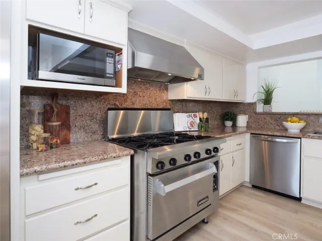 Kitchen Range Side