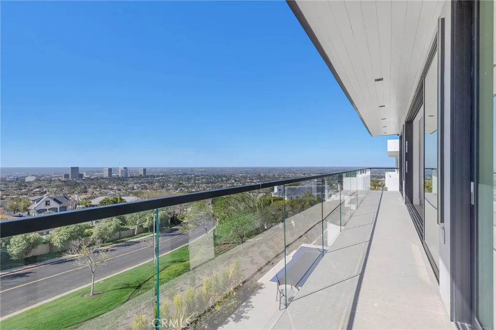 4 Geneve, Newport Beach, California 92660 home-pic-70