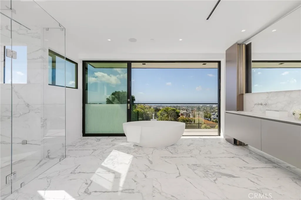 4 Geneve, Newport Beach, California 92660 home-pic-34