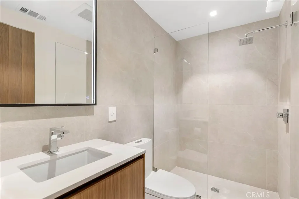 4 Geneve, Newport Beach, California 92660 home-pic-61