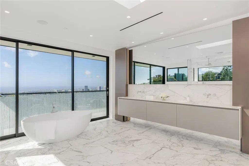 4 Geneve, Newport Beach, California 92660 home-pic-35