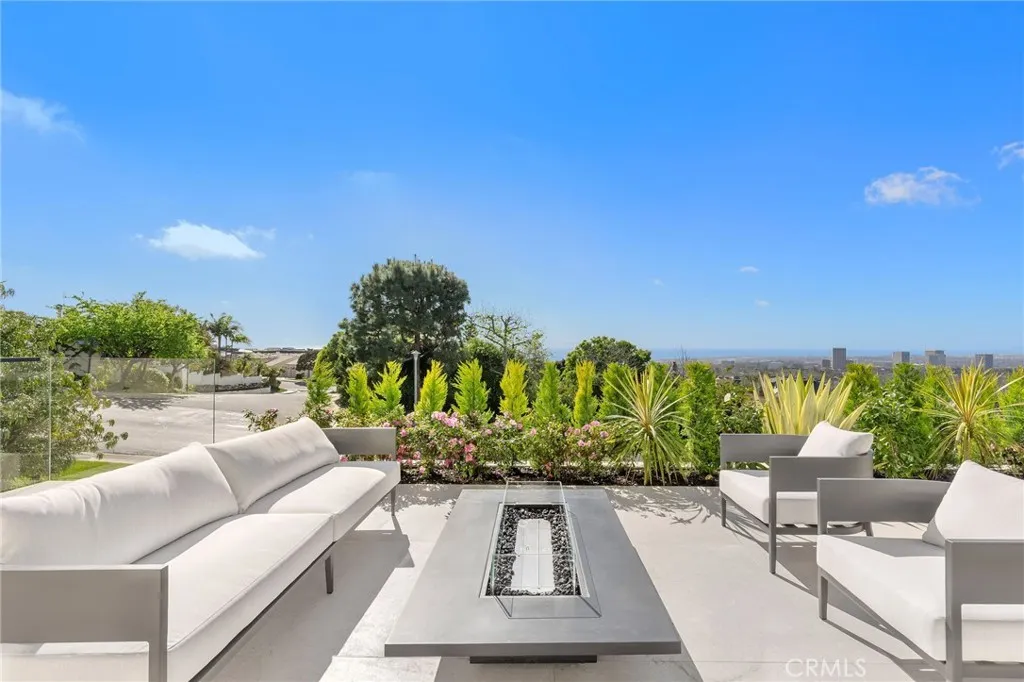 4 Geneve, Newport Beach, California 92660 home-pic-69