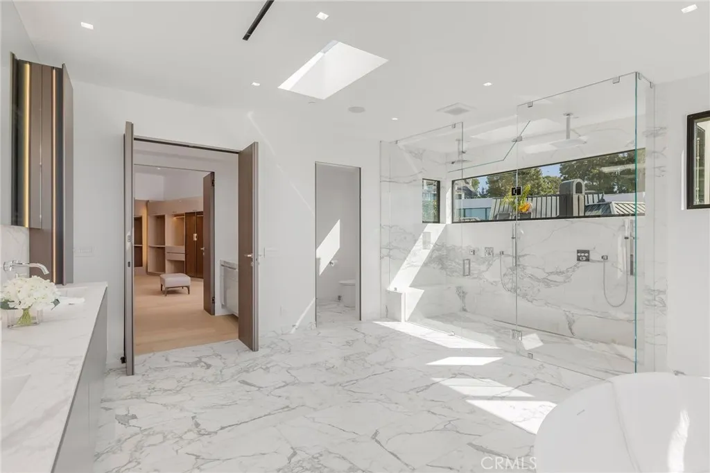 4 Geneve, Newport Beach, California 92660 home-pic-36