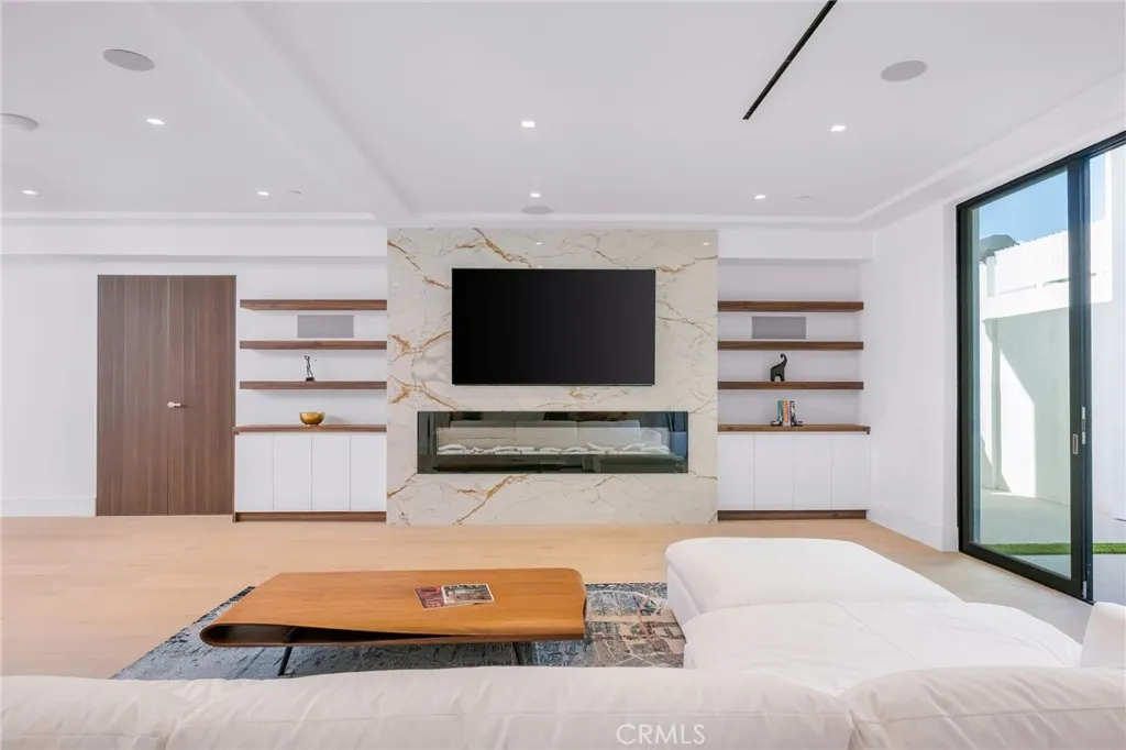 4 Geneve, Newport Beach, California 92660 home-pic-43
