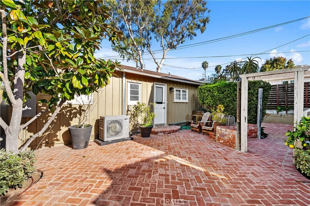 617 Lombardy, Laguna Beach, California 92651 home-pic-4