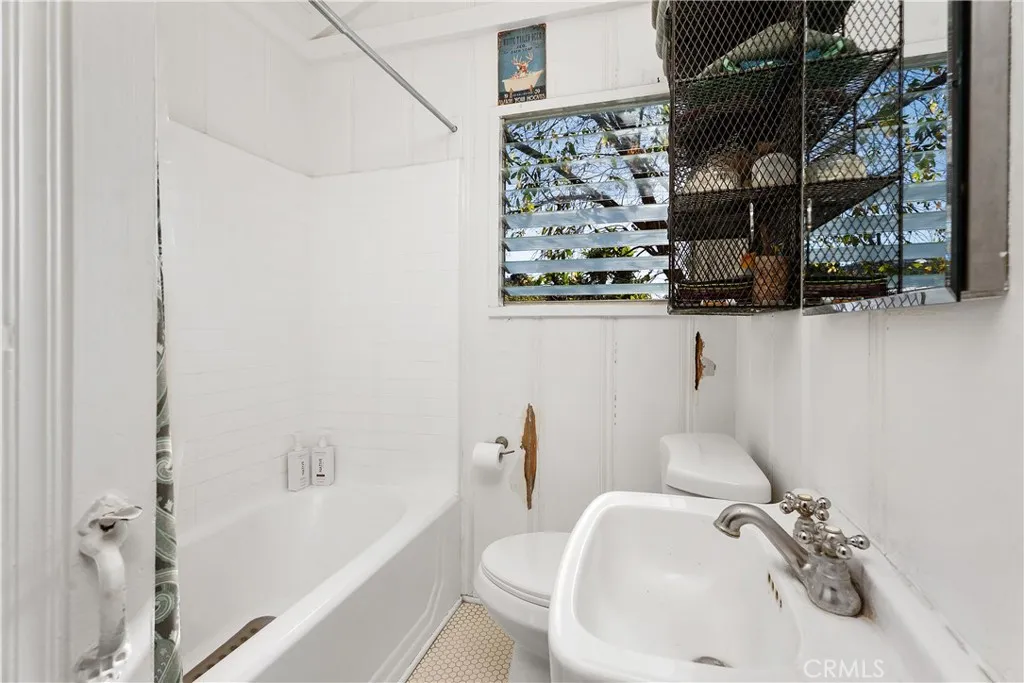 617 Lombardy, Laguna Beach, California 92651 home-pic-26