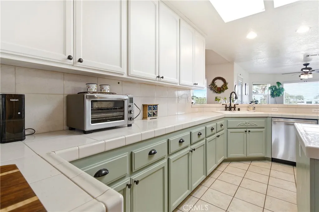 7330 Smoke Tree, Phelan, California 92371 home-pic-41