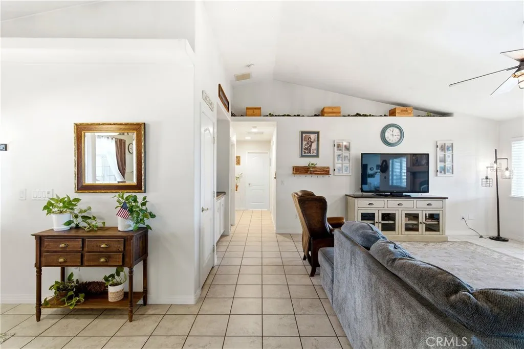 7330 Smoke Tree, Phelan, California 92371 home-pic-23