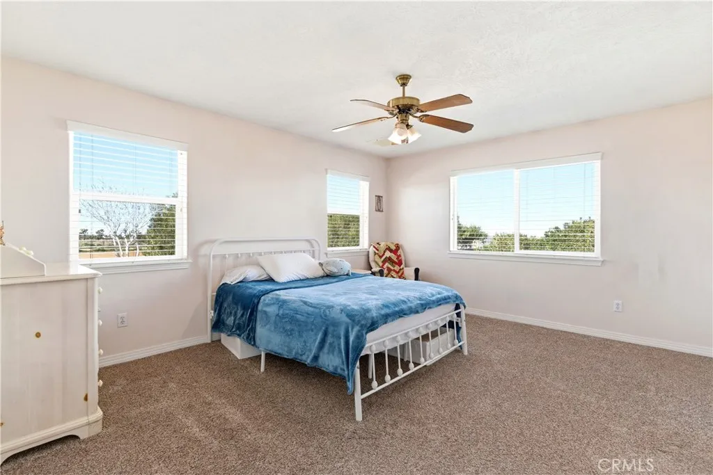 7330 Smoke Tree, Phelan, California 92371 home-pic-26