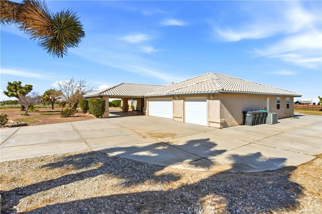 7330 Smoke Tree, Phelan, California 92371 home-pic-11