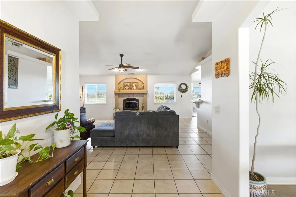 7330 Smoke Tree, Phelan, California 92371 home-pic-17