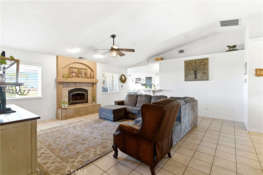 7330 Smoke Tree, Phelan, California 92371 home-pic-20
