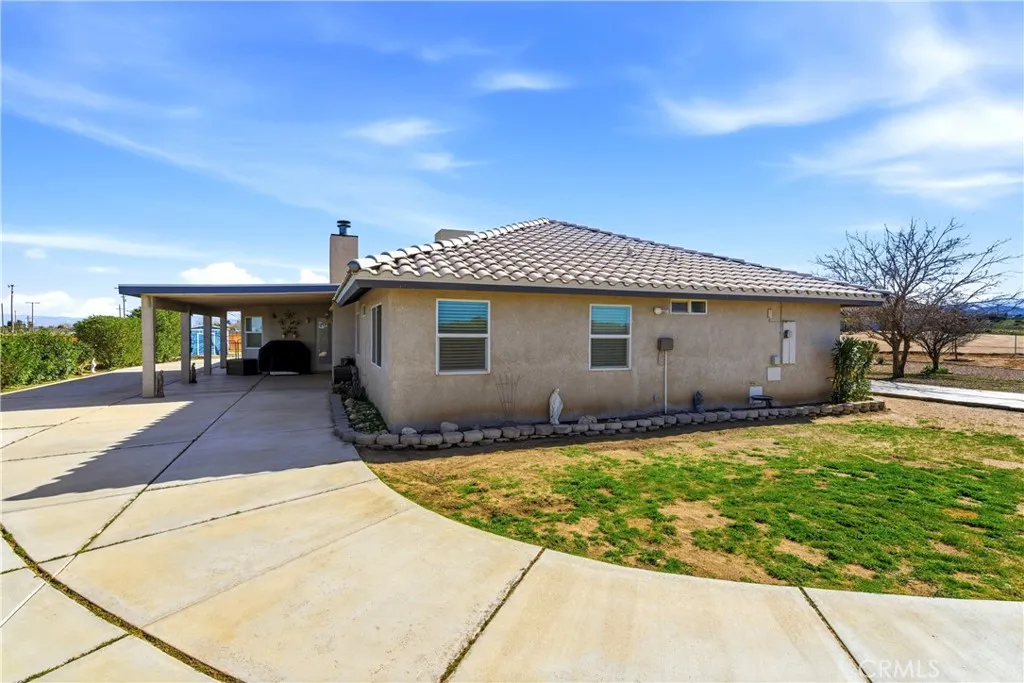 7330 Smoke Tree, Phelan, California 92371 home-pic-5