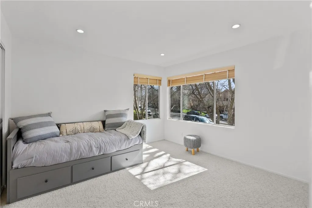 21358 Nandina, Newhall, California 91321 home-pic-7