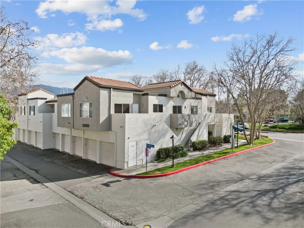 21358 Nandina, Newhall, California 91321 home-pic-19