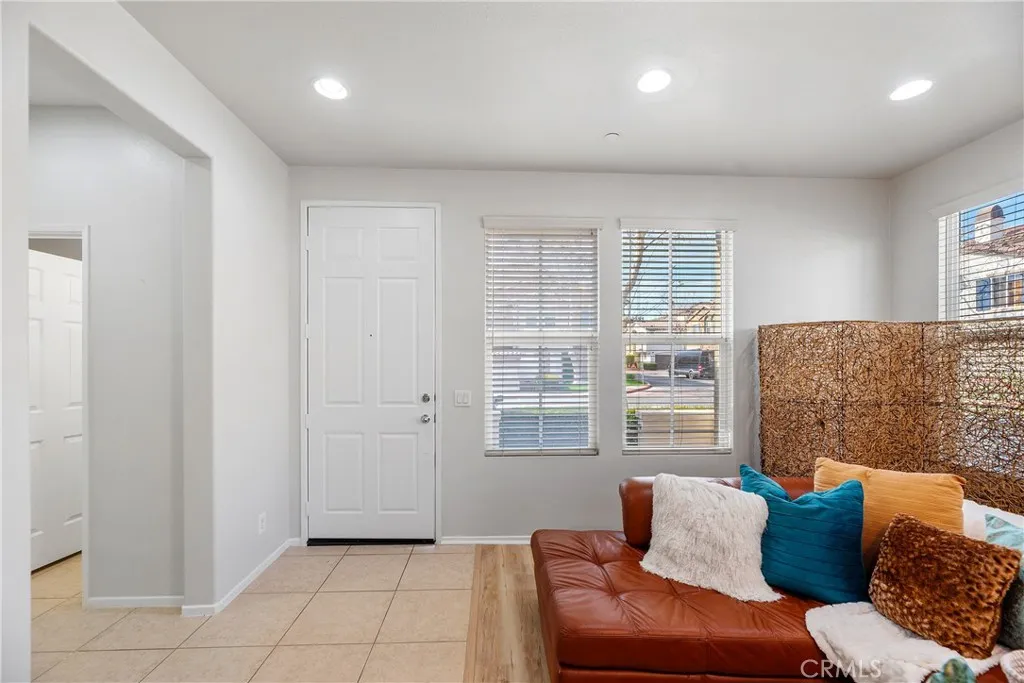 6291 Amarante, Eastvale, California 91752 home-pic-10
