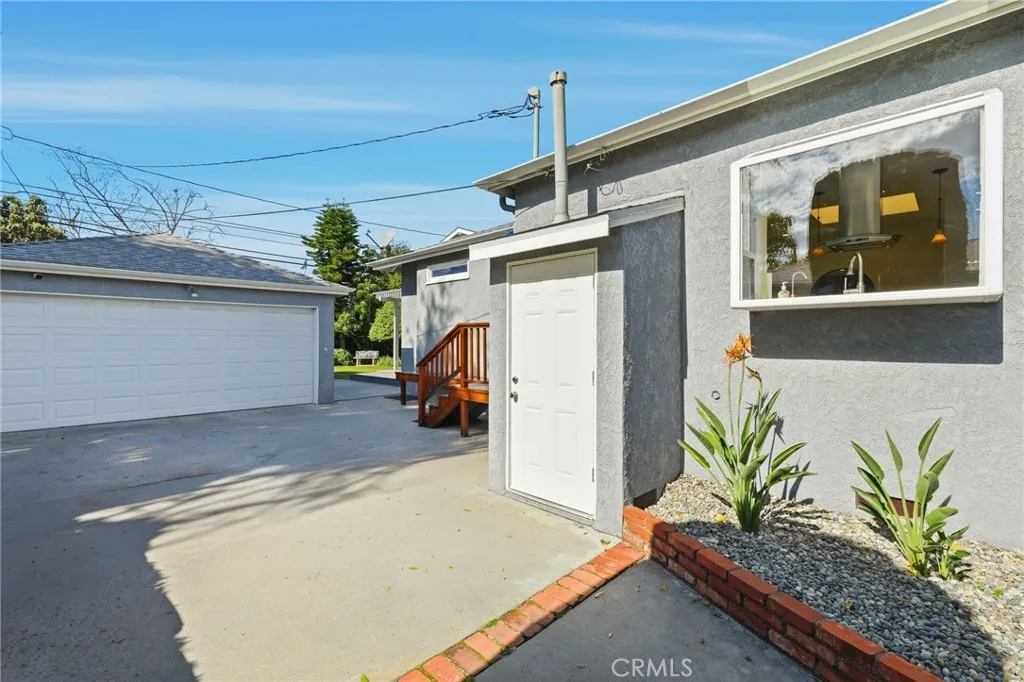 1025 N Screenland Drive, Burbank, California 91505 home-pic-31