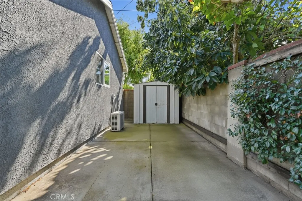 1025 N Screenland Drive, Burbank, California 91505 home-pic-36