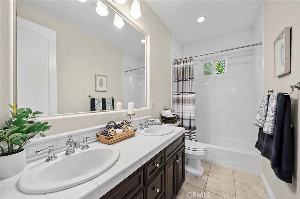 17272 Tidalridge Lane, Huntington Beach, California 92649 home-pic-25