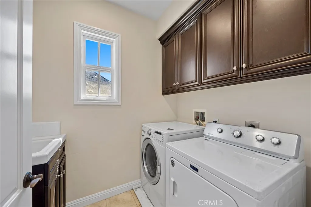 17272 Tidalridge Lane, Huntington Beach, California 92649 home-pic-26