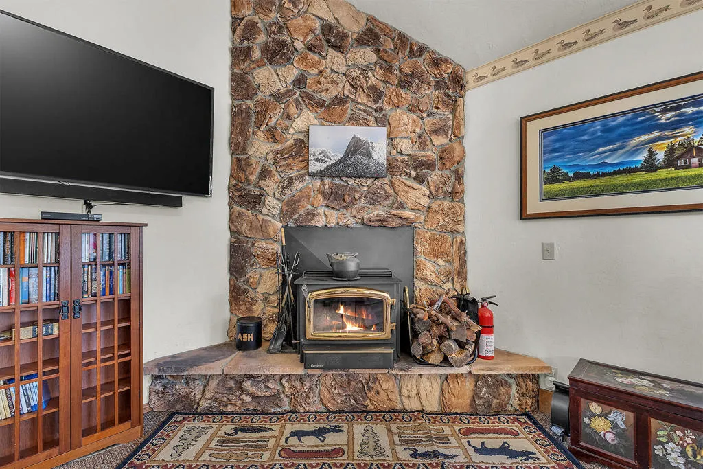 53037 Rockmere Drive, Idyllwild, California 92549 home-pic-12
