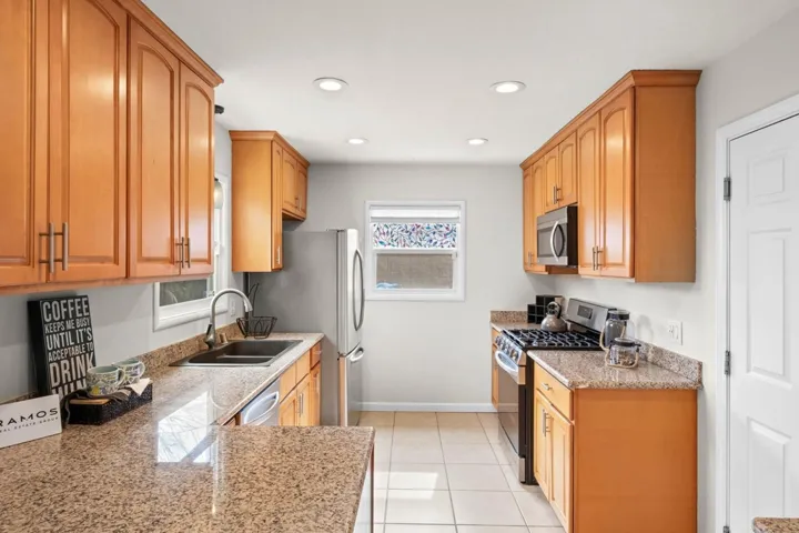 STAINLESS STEEL APPLIANCES