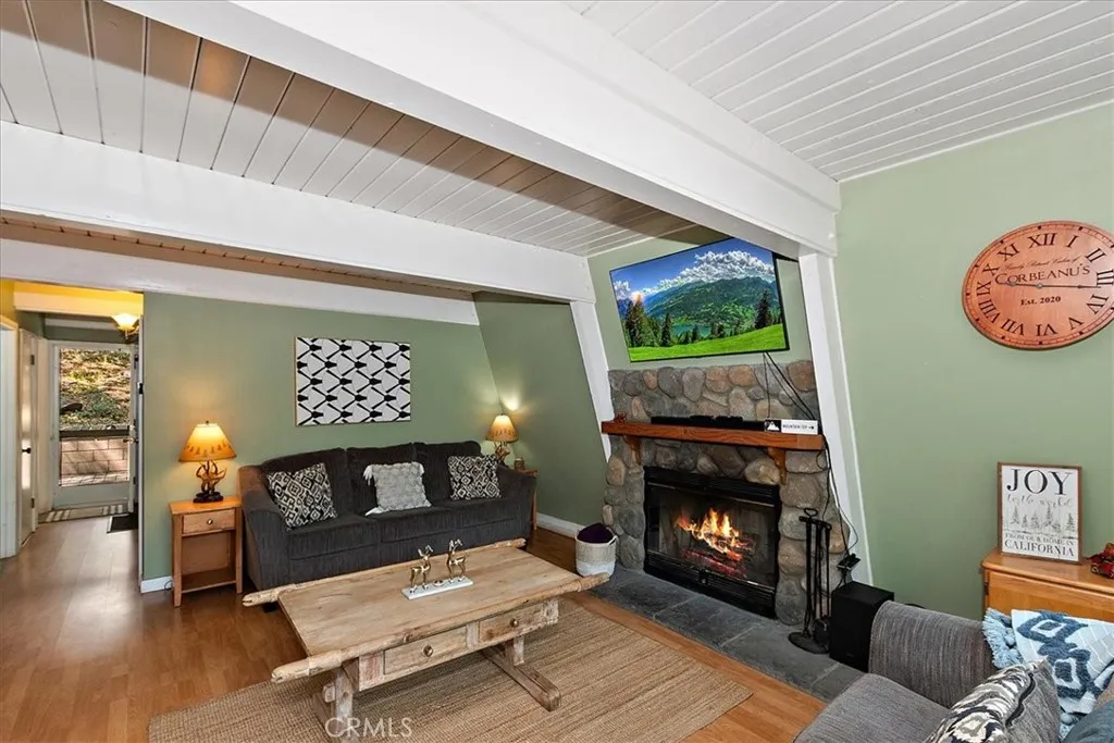 1351 Silverado, Big Bear City, California 92314 home-pic-9