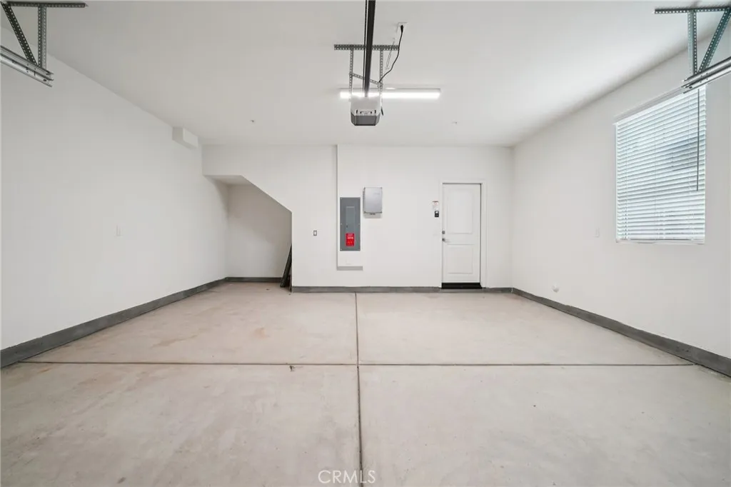 15909 Blue Copper Way, Fontana, California 92336 home-pic-30