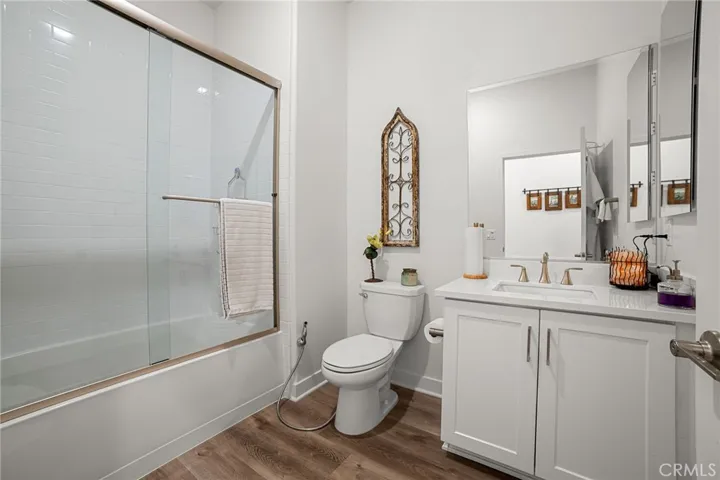2nd Bathroom