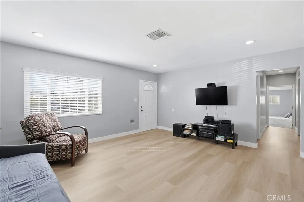 5017 W 118th Place, Hawthorne, California 90250 home-pic-26