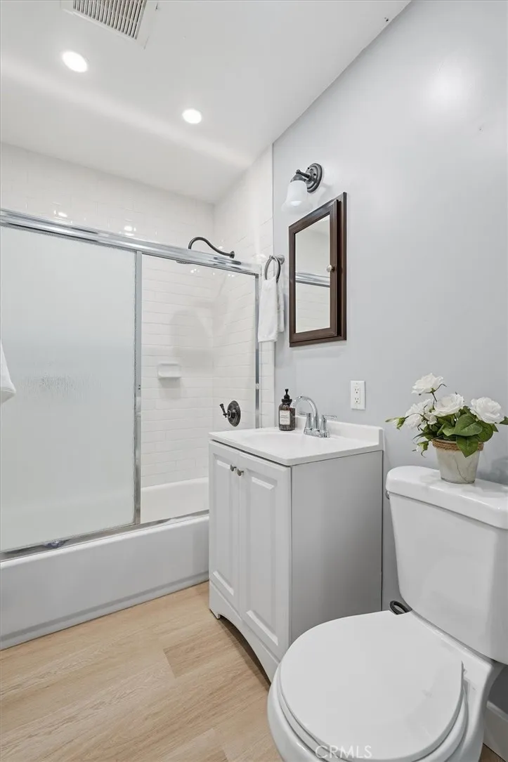 5017 W 118th Place, Hawthorne, California 90250 home-pic-35