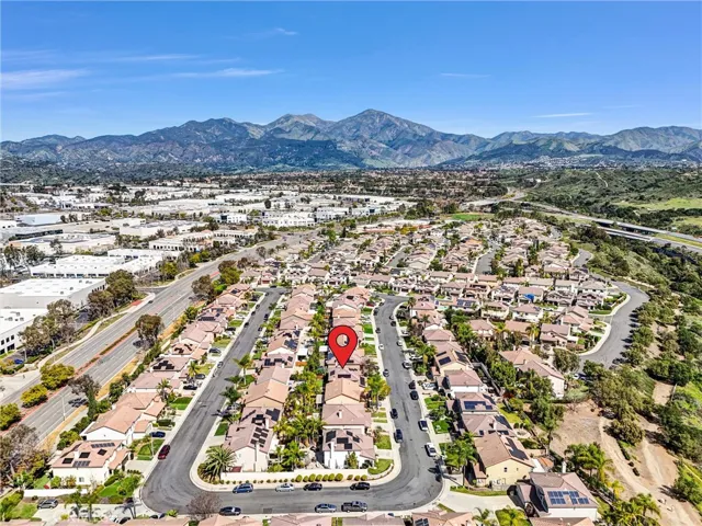 Family friendly "U" street - no through traffic