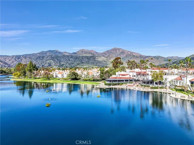 Rancho Santa Margarita Lake with shops & restaurants