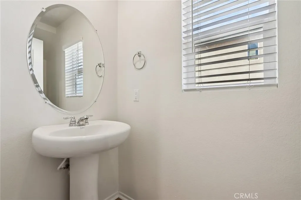18774 Hampton Lane, Adelanto, California 92301 home-pic-7