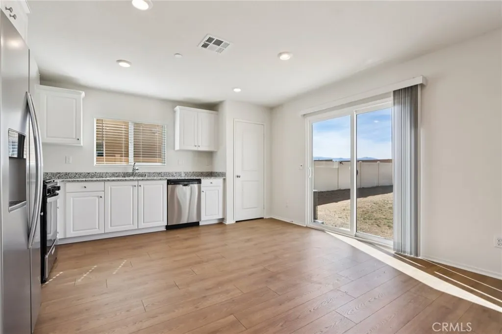 18774 Hampton Lane, Adelanto, California 92301 home-pic-14