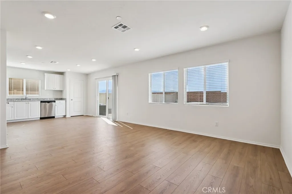 18774 Hampton Lane, Adelanto, California 92301 home-pic-8