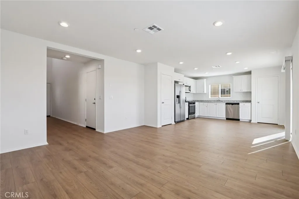 18774 Hampton Lane, Adelanto, California 92301 home-pic-10