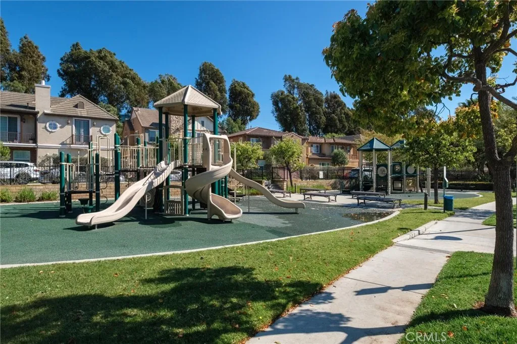3686 W Scribner, Inglewood, California 90305 home-pic-47